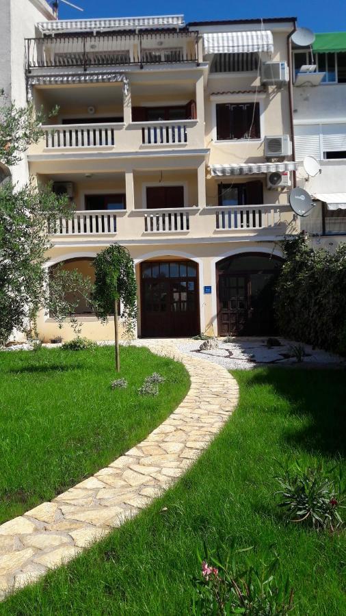 Salvia 4 Stars Apartment Пореч Екстериор снимка